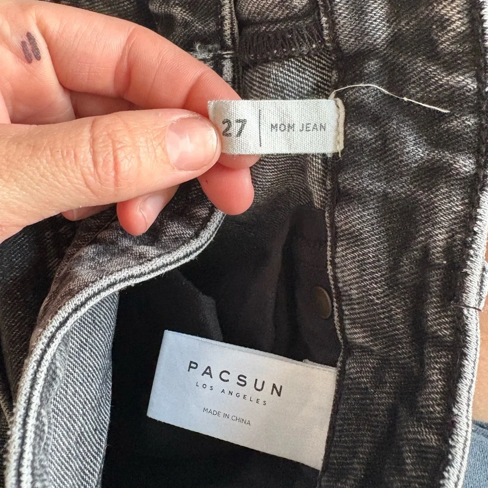 PacSun Women's High-Rise Washed Black Mom Jeans - Picture 4 of 4